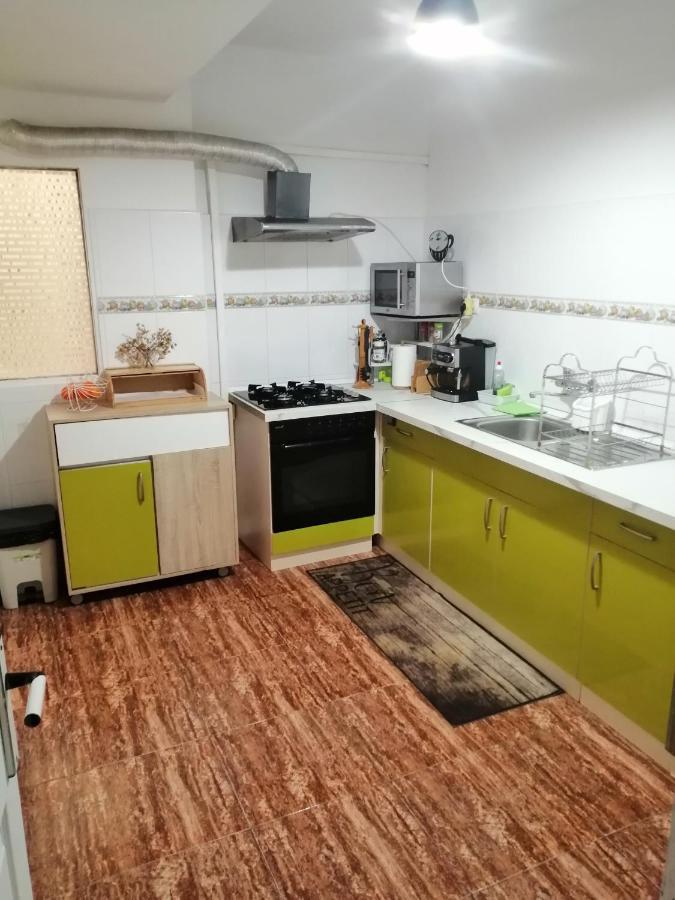 Schoene Wohnung Mit Wifi Und Parkplatz Auf Der Strasse Oliva Bagian luar foto